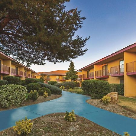Baymont By Wyndham Tehachapi Hotel Екстериор снимка