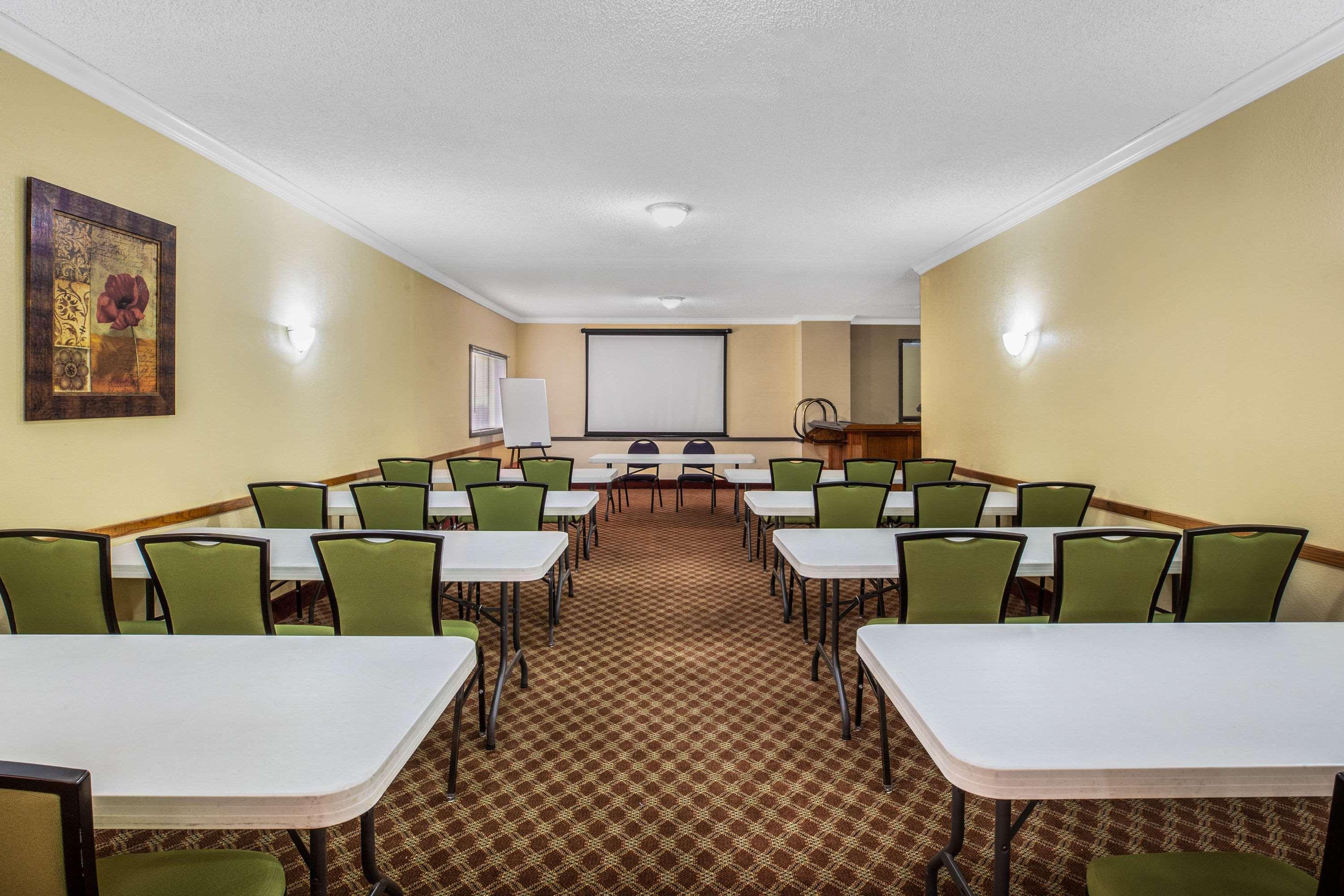 Baymont By Wyndham Tehachapi Hotel Екстериор снимка