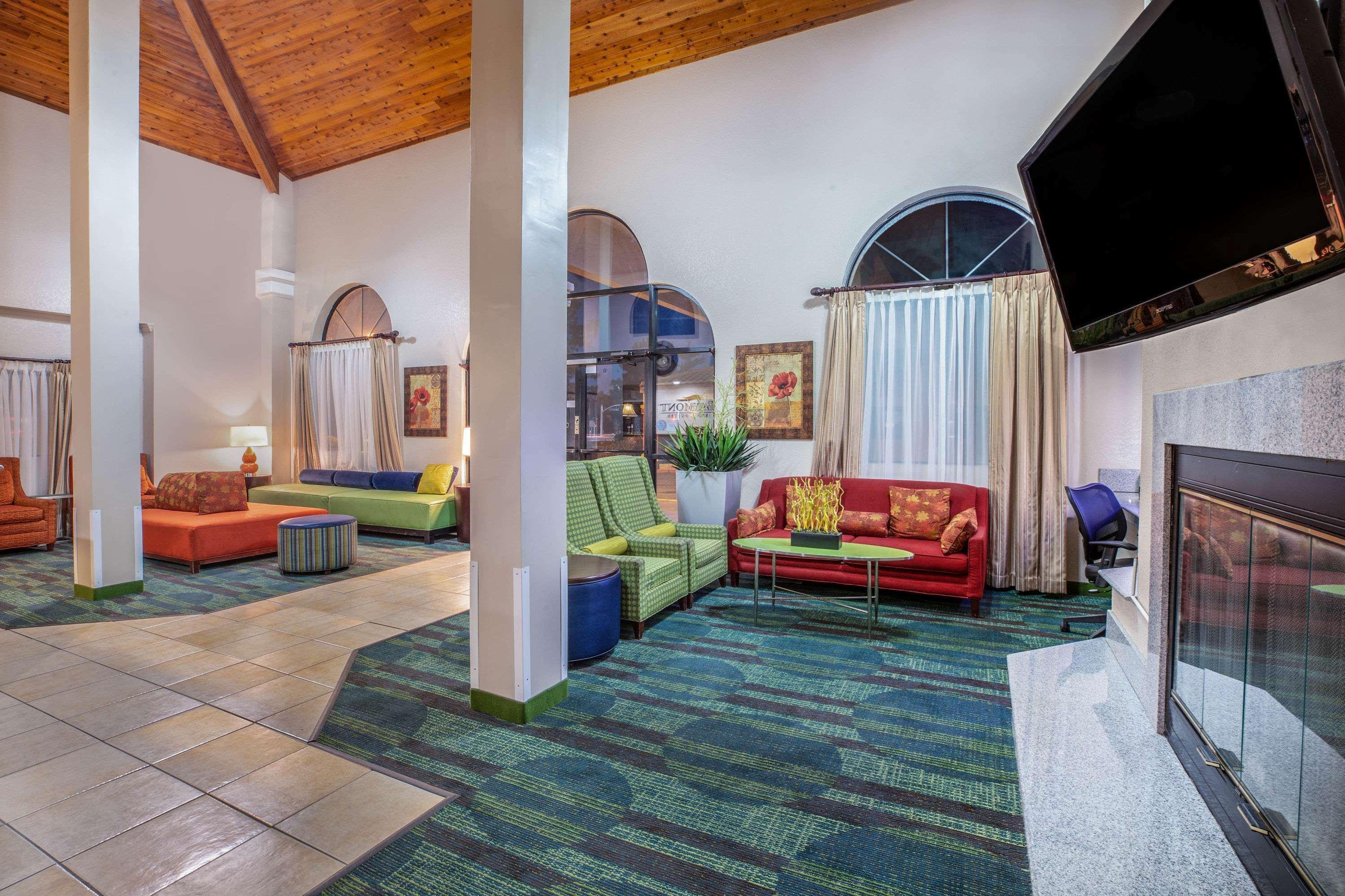 Baymont By Wyndham Tehachapi Hotel Екстериор снимка