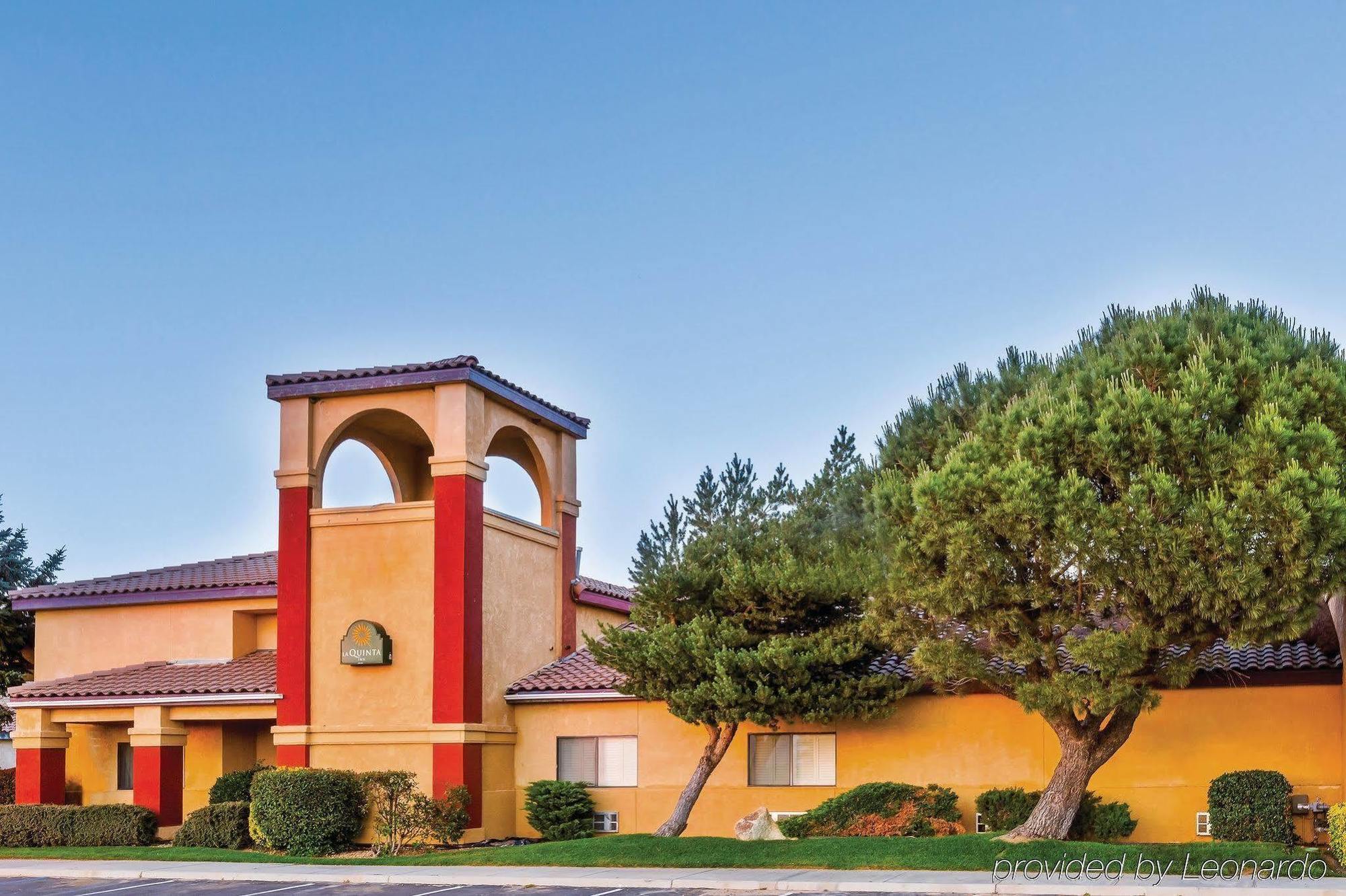 Baymont By Wyndham Tehachapi Hotel Екстериор снимка