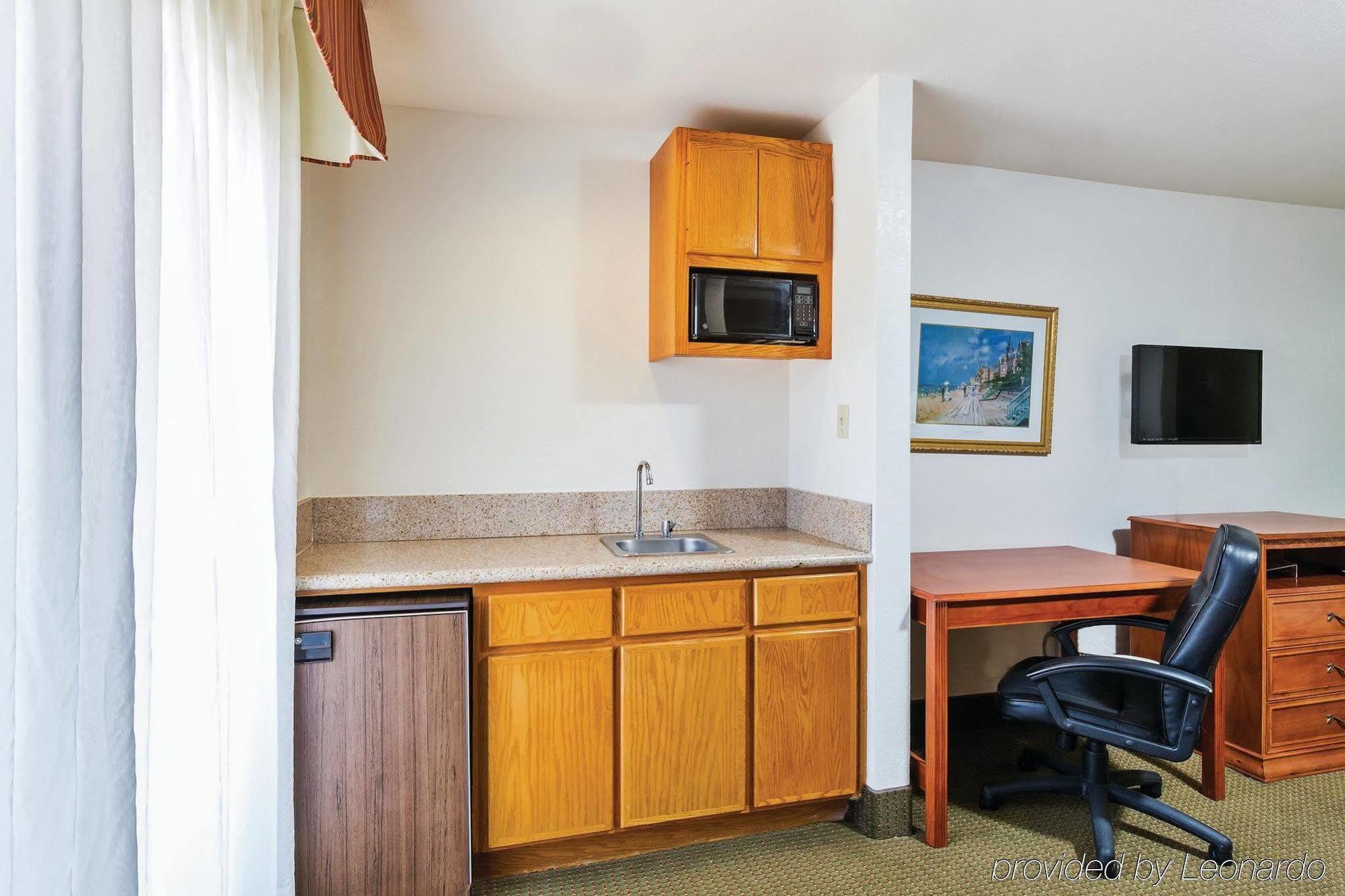 Baymont By Wyndham Tehachapi Hotel Екстериор снимка